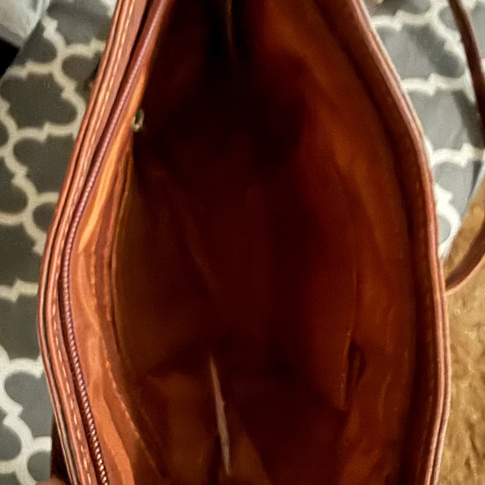 Valenchi Leather Crossbody with Embossed Floral Panel - Picture 4 of 9